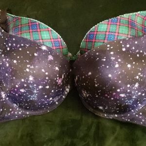 2 vs pink 36c bras